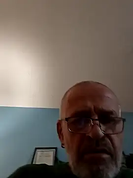 Snapshot of geilerschwanz64 chatting on 01.17.25 geilerschwanz64 online show from 01.17.25