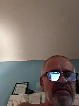 Snapshot of geilerschwanz64 chatting on 01.29.25 geilerschwanz64 online show from 01.29.25