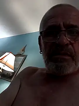 Snapshot of geilerschwanz64 chatting on 03.10.25 geilerschwanz64 online show from 03.10.25