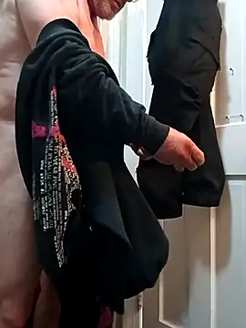 Snapshot of geilerschwanz64 chatting on 03.20.25 geilerschwanz64 online show from 03.20.25