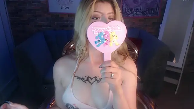 Snapshot of Kitty_fox_b chatting on 01.24.25 Kitty fox b online show from 01.24.25