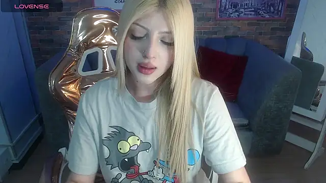 Snapshot of Kitty_fox_b chatting on 02.24.25 Kitty fox b online show from 02.24.25