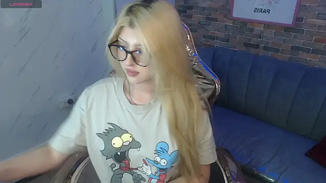 Snapshot of Kitty_fox_b chatting on 03.10.25 Kitty fox b online show from 03.10.25