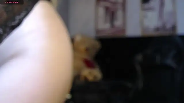 Snapshot of Kitty_fox_b chatting on 03.21.25 Kitty fox b online show from 03.21.25