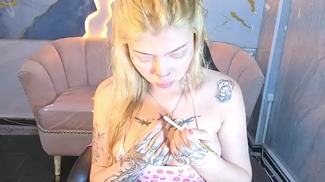 Kitty fox b online show from 04.21.26