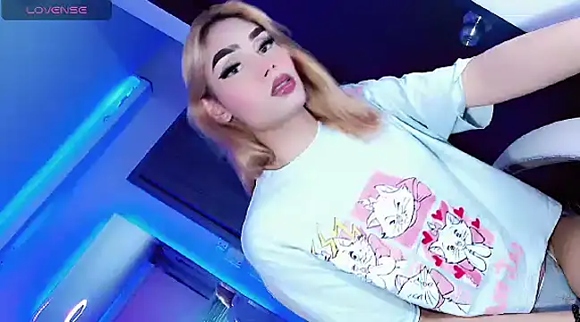 Hallyhott online show from 12.18.24