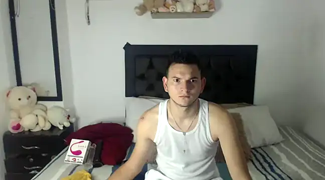 Latin Boy24 online show from 02.25.25