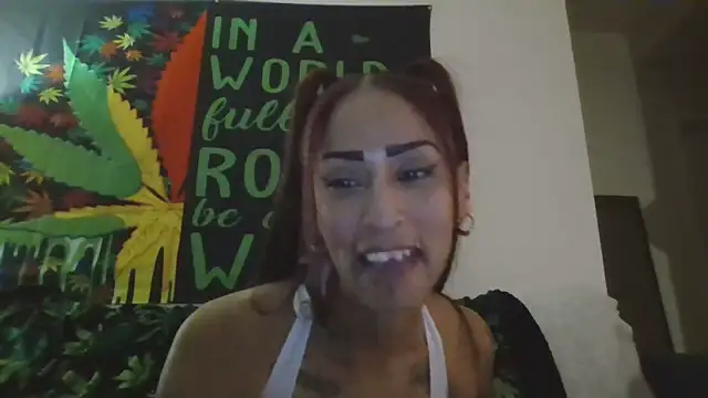 Snapshot of SexiiiMexiii chatting on 01.24.25 SexiiiMexiii online show from 01.24.25