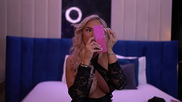 Snapshot of SelenaFrost chatting on 02.08.25 SelenaFrost online show from 02.08.25