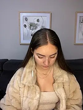 Snapshot of imlindapink chatting on 02.11.25 imlindapink online show from 02.11.25