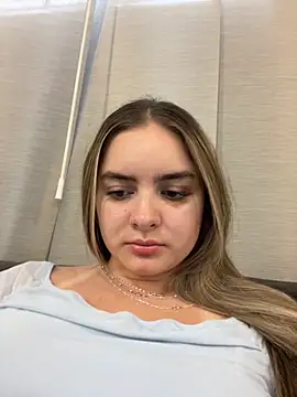 Snapshot of imlindapink chatting on 10.04.25 imlindapink online show from 10.04.25