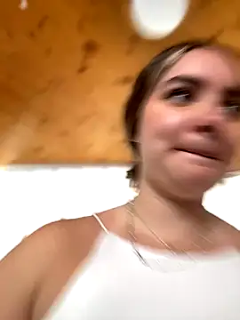 Snapshot of imlindapink chatting on 10.05.25 imlindapink online show from 10.05.25