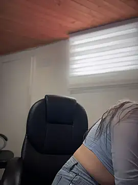 Snapshot of imlindapink chatting on 10.23.25 imlindapink online show from 10.23.25