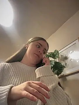 Snapshot of imlindapink chatting on 11.25.25 imlindapink online show from 11.25.25