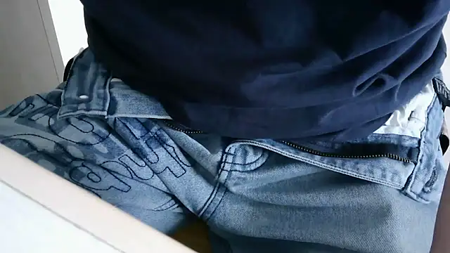 Snapshot of XiaoGuoGuo284512 chatting on 11.25.25 XiaoGuoGuo284512 online show from 11.25.25