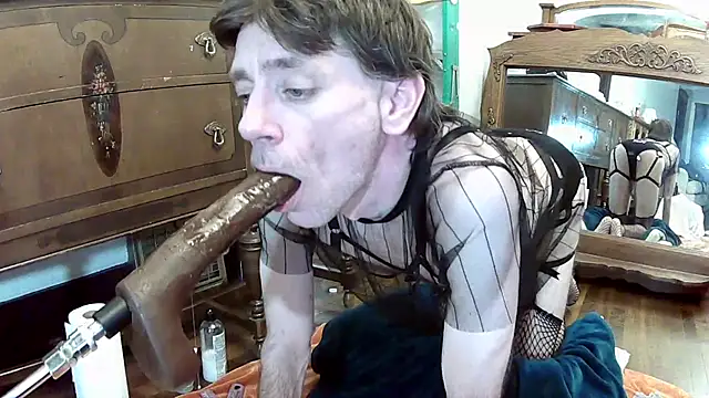 MaxJr8008 online show from 10.03.25