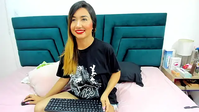 Snapshot of LisaWhite_ chatting on 03.03.25 LisaWhite online show from 03.03.25