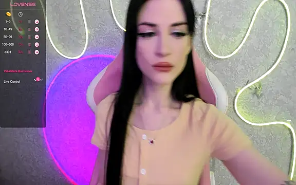 Snapshot of Molly_Crystall chatting on 04.21.26 Molly Crystall online show from 04.21.26
