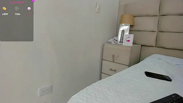 Snapshot of JulietaKane chatting on 01.13.25 JulietaKane online show from 01.13.25