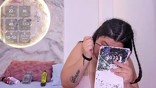 Snapshot of JulietaKane chatting on 02.18.26 JulietaKane online show from 02.18.26