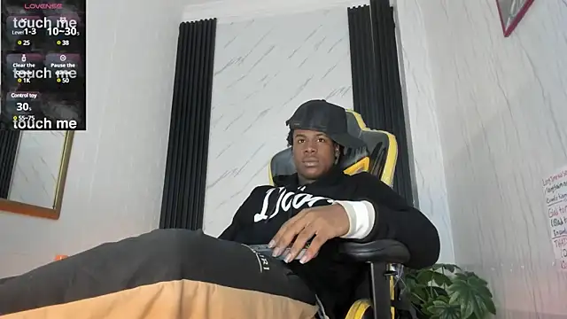 Snapshot of TOWERS21_ chatting on 01.03.25 TOWERS21 online show from 01.03.25