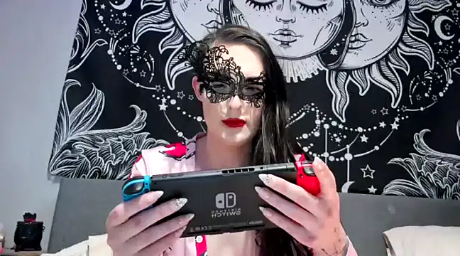 LexiSnowUK online show from 02.21.25