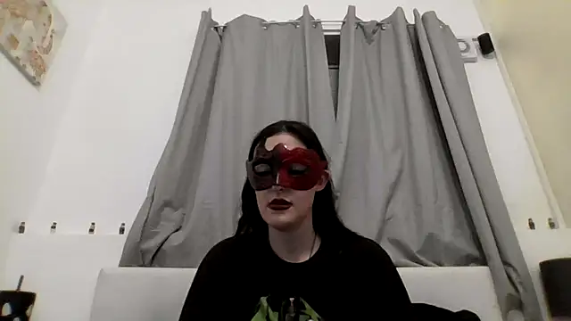 LexiSnowUK online show from 12.13.25