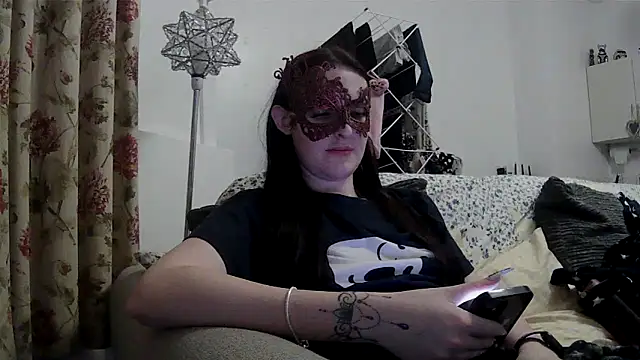 LexiSnowUK online show from 03.16.26