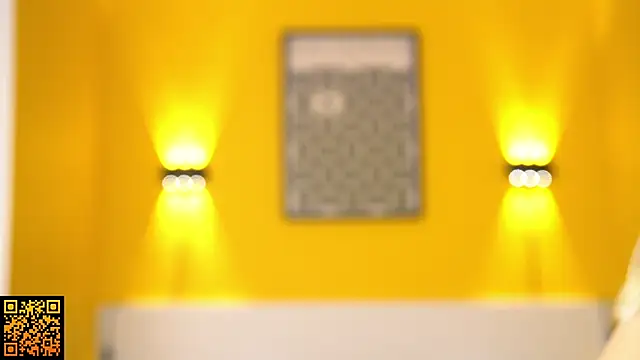 norakisses online show from 09.18.25