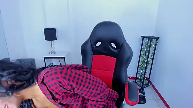 Snapshot of Strella_ferrera chatting on 03.11.25 Strella ferrera online show from 03.11.25