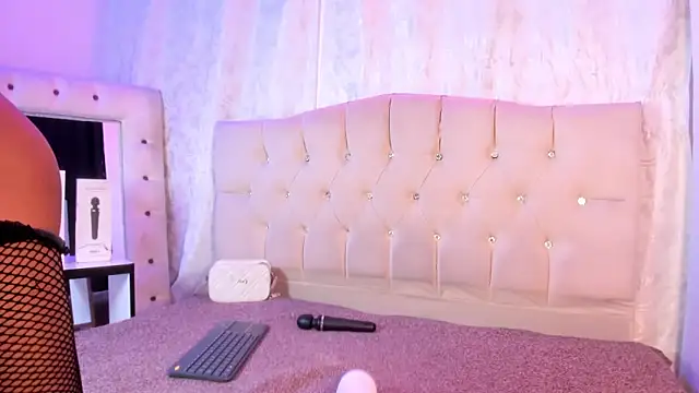 Strella ferrera online show from 12.19.25