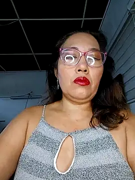 Snapshot of anniecoopeer chatting on 02.20.25 anniecoopeer online show from 02.20.25