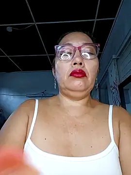 Snapshot of anniecoopeer chatting on 02.21.25 anniecoopeer online show from 02.21.25