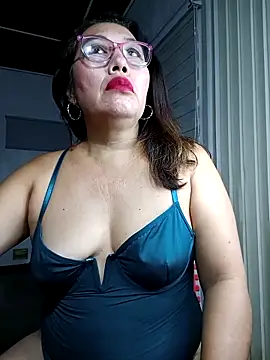 Snapshot of anniecoopeer chatting on 02.24.25 anniecoopeer online show from 02.24.25