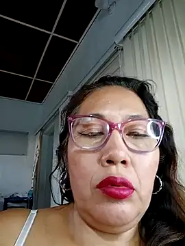 Snapshot of anniecoopeer chatting on 02.25.25 anniecoopeer online show from 02.25.25