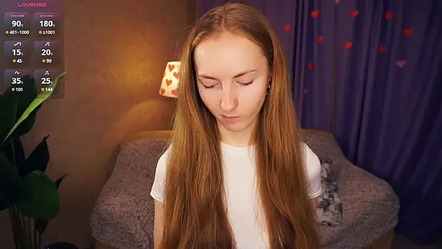 EsmaCarll online show from 02.28.25