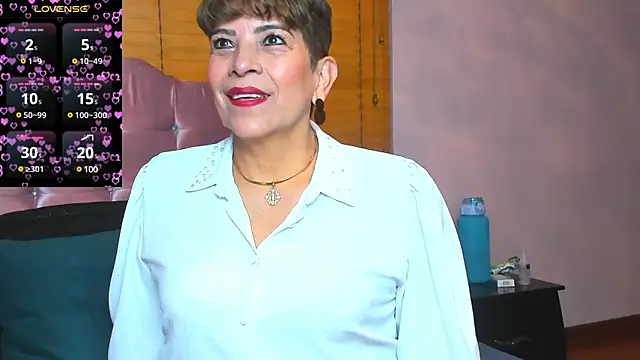 Snapshot of Angelina_Stone_65 chatting on 12.31.24 Angelina Stone 65 online show from 12.31.24