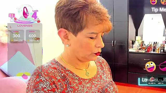 Snapshot of Angelina_Stone_65 chatting on 09.09.25 Angelina Stone 65 online show from 09.09.25