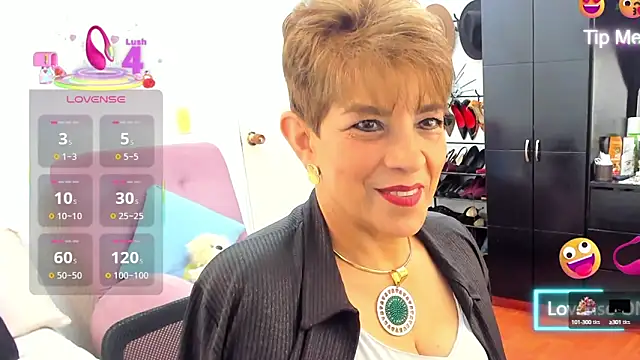 Snapshot of Angelina_Stone_65 chatting on 09.19.25 Angelina Stone 65 online show from 09.19.25