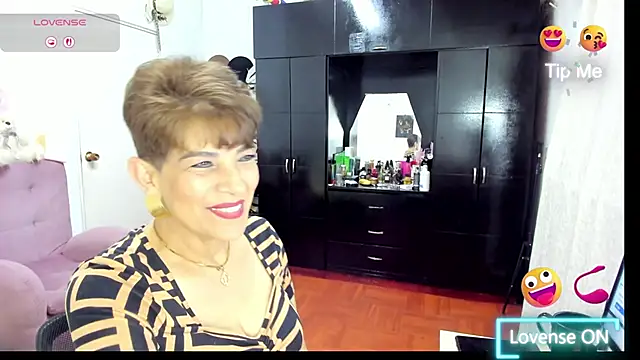 Snapshot of Angelina_Stone_65 chatting on 11.24.25 Angelina Stone 65 online show from 11.24.25