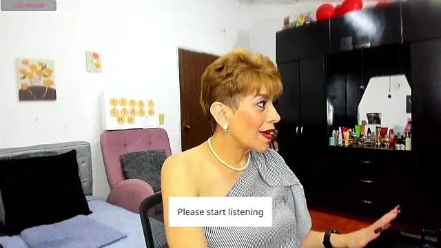 Snapshot of Angelina_Stone_65 chatting on 05.07.26 Angelina Stone 65 online show from 05.07.26