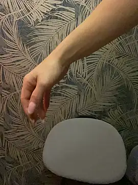 BlueEyesCarole online show from 12.17.24