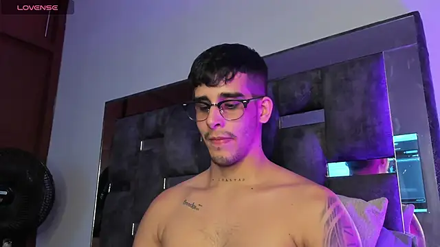 Snapshot of iamcamiloo_ chatting on 03.16.25 iamcamiloo online show from 03.16.25