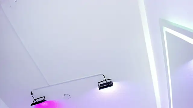 Ema louis  online show from 12.19.24