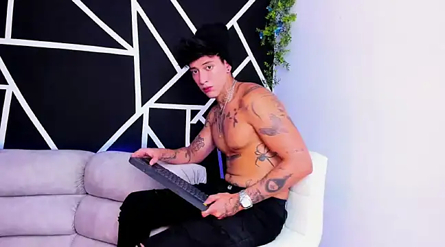 JUSTIN FULLER1 online show from 02.12.25