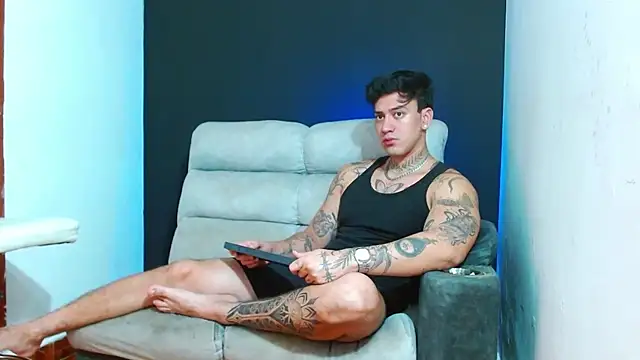 JUSTIN FULLER1 online show from 07.08.26