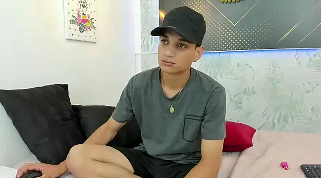 Snapshot of JordanAndAndrew chatting on 01.27.25 JordanAndAndrew online show from 01.27.25