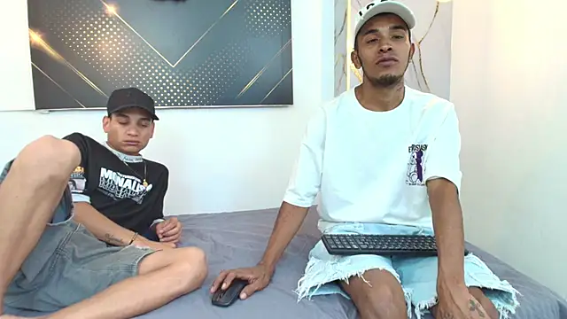 Snapshot of JordanAndAndrew chatting on 10.04.25 JordanAndAndrew online show from 10.04.25