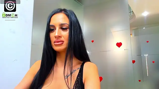 Queenrafaella online show from 03.05.26