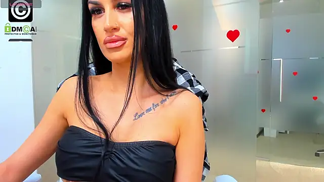 Queenrafaella online show from 03.06.26